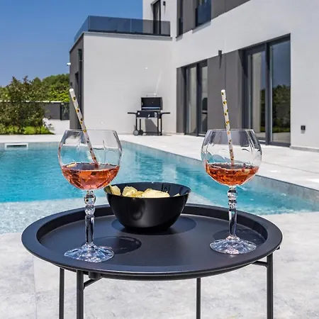 Luxury With A Swimming Pool Premantura, Medulin - 26971 빌라 *