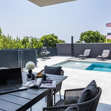 Luxury With A Swimming Pool Premantura, Medulin - 26971 빌라 *