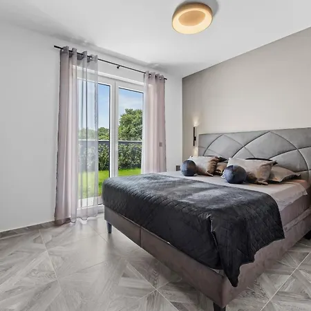 Luxury With A Swimming Pool Premantura, Medulin - 26971 빌라