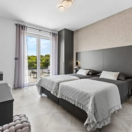 Luxury With A Swimming Pool Premantura, Medulin - 26971 빌라